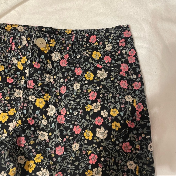 Lee Floral Shorts - Picture 2 of 4